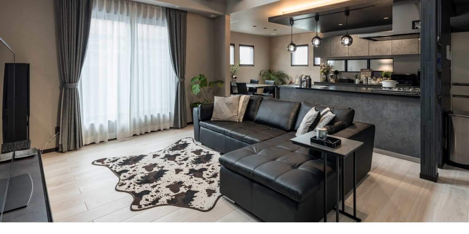 和モダンな家の外観