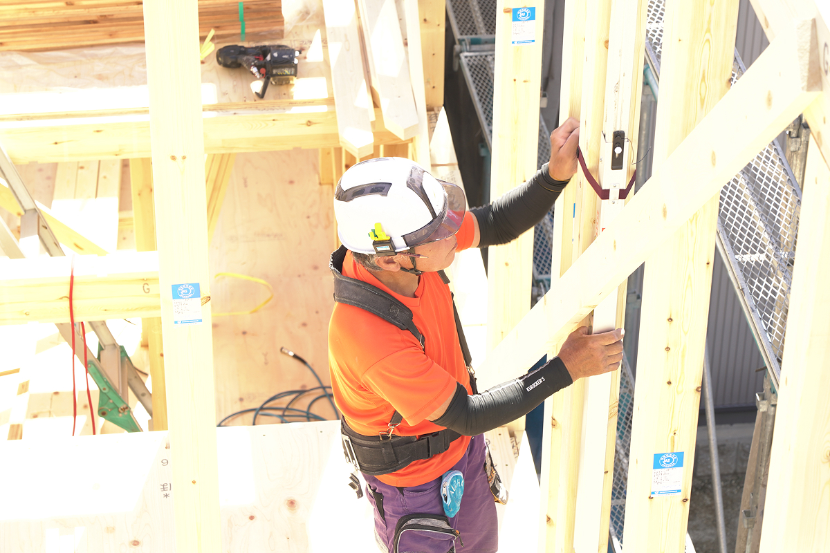 作業をする職人