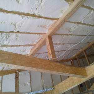 T様邸　吹き付け断熱工事が終わりました。