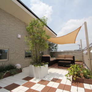 外出自粛中も屋上リビングがあれば大丈夫