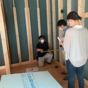 上棟式→断熱吹付け