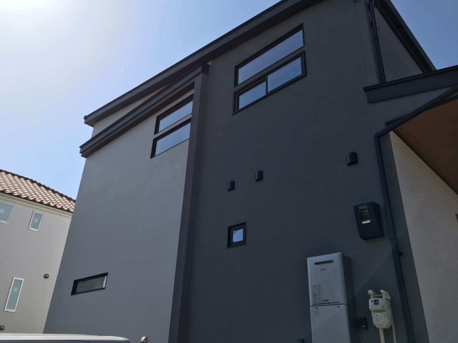 新築 ダサい外壁とはいわせない おしゃれな外壁ツートンカラーの選び方教えます 東京 神奈川 愛知の注文住宅ならアクティエ 新築 ダサい外壁とはいわせない おしゃれな外壁ツートンカラーの選び方教えます 東京 神奈川 愛知の注文住宅ならアクティエ