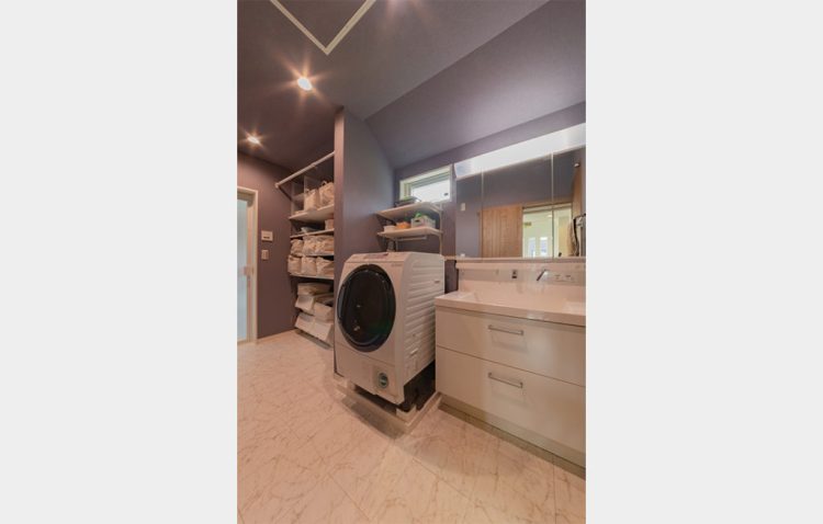 洗面所がパッと着替えができるスペースに変身｜収納力のある新築の家づくり