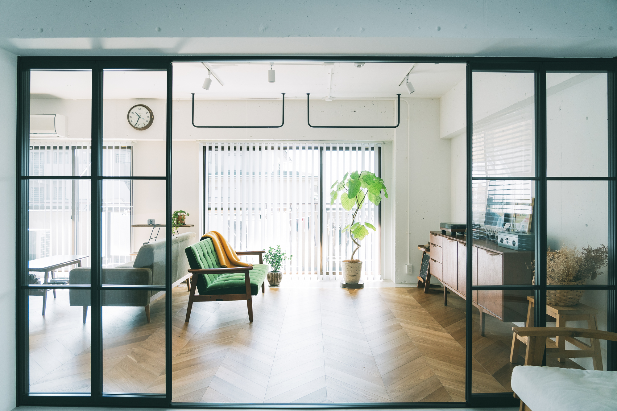 リビング・ダイニングを可動式間仕切りで快適空間に｜ 選び方・実例を紹介｜東京・神奈川・愛知の注文住宅ならアクティエ