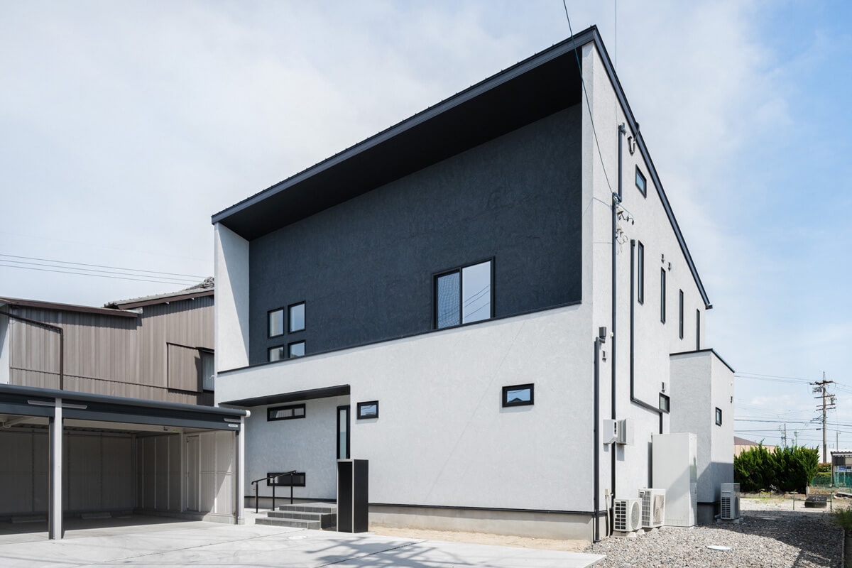 白を基調した住宅