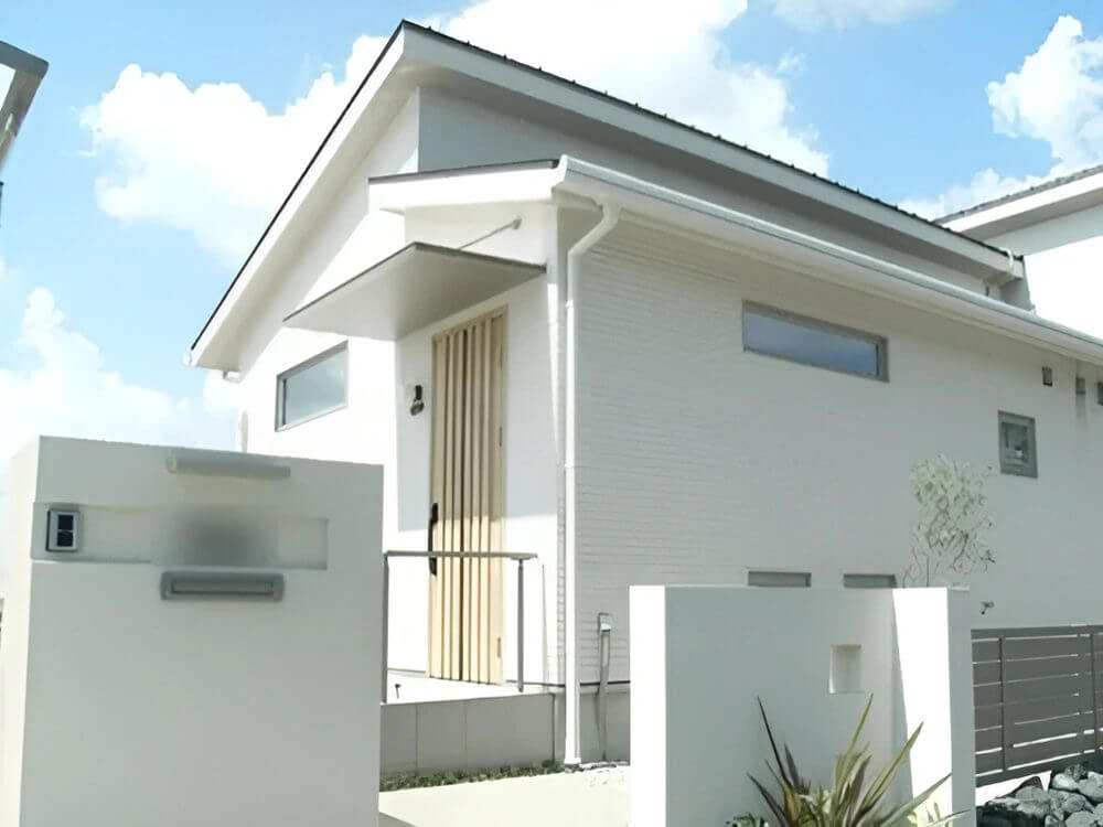 白を基調とした平屋