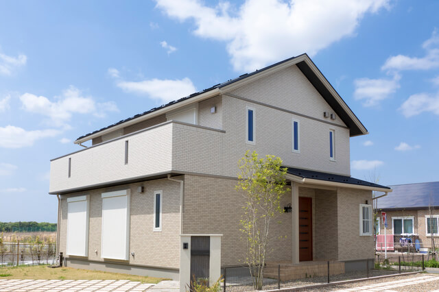 空き巣が嫌がる家とは？一軒家の防犯対策を徹底解説┃「入りにくい」思われる家の特徴とは