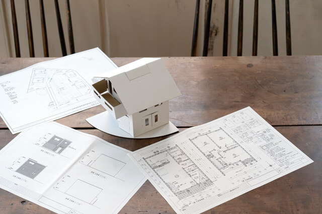 家の模型と資料